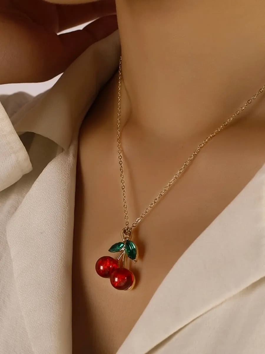 Подвеска на шею Вишенки