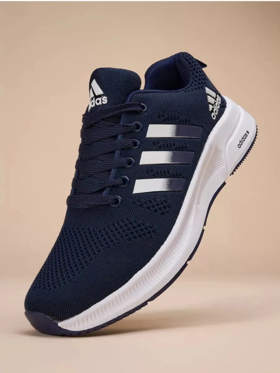 кроссовки спортивные