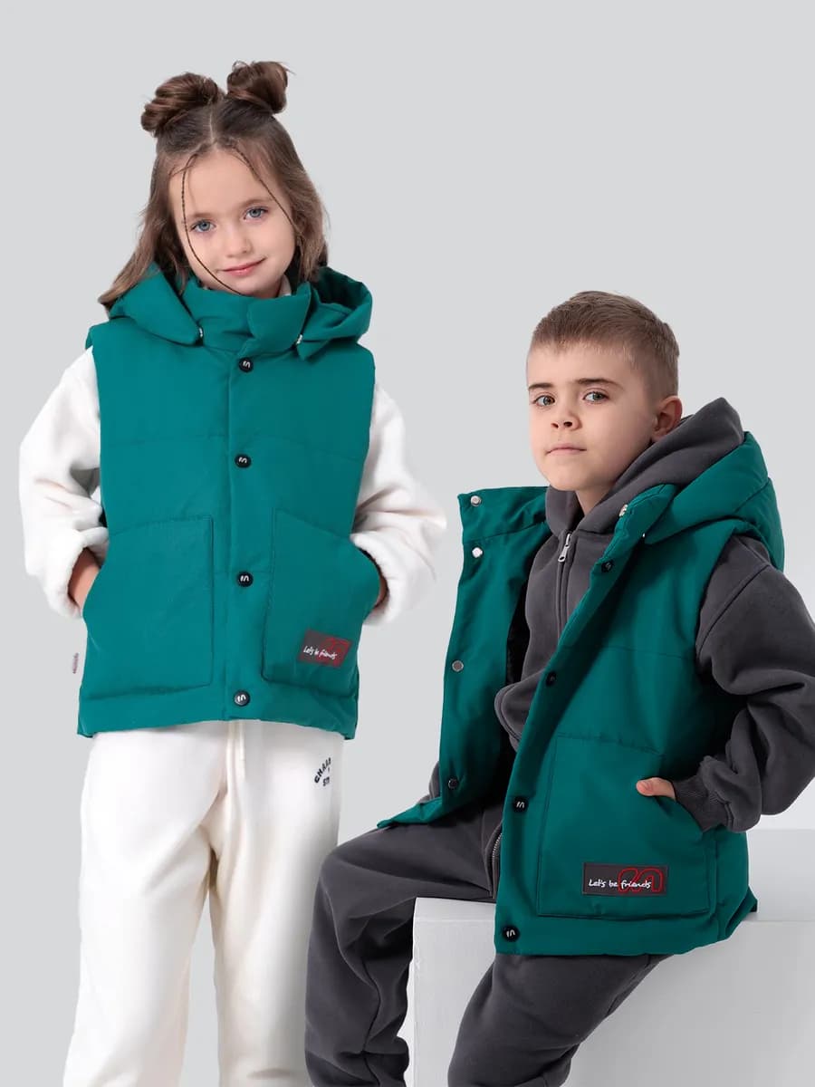 Жилетка утепленная безрукавка демисезонная