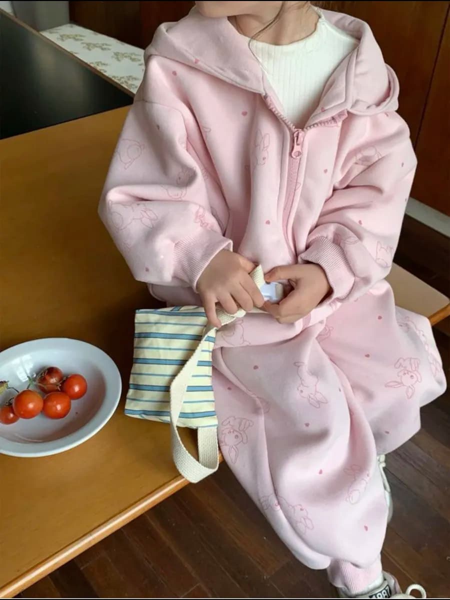 Спортивный костюм на молнии с капюшоном весна