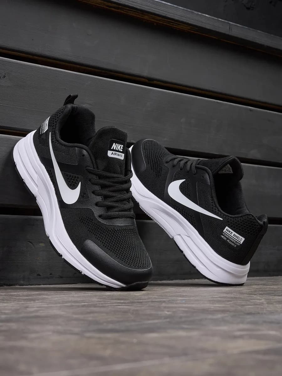 Кроссовки спортивные легкие