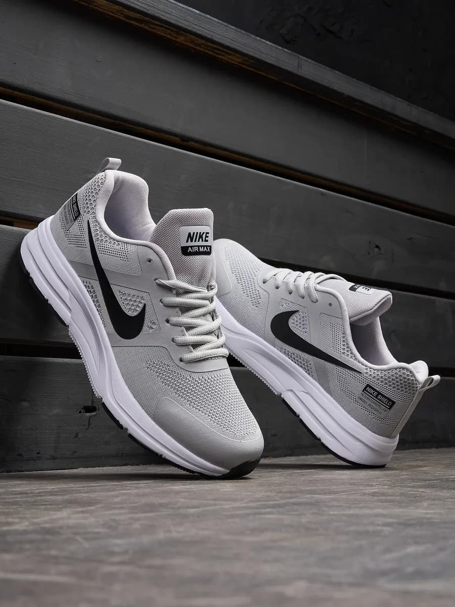 Кроссовки спортивные легкие