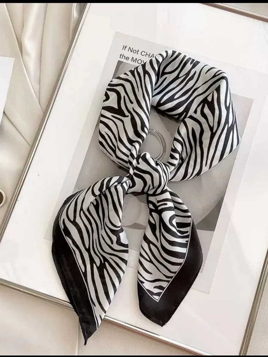 Шелковый платок на голову и шею косинка 70х70