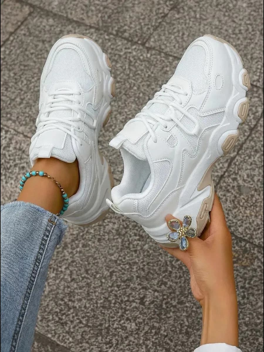 Кроссовки спортивные белые кожаные в зал