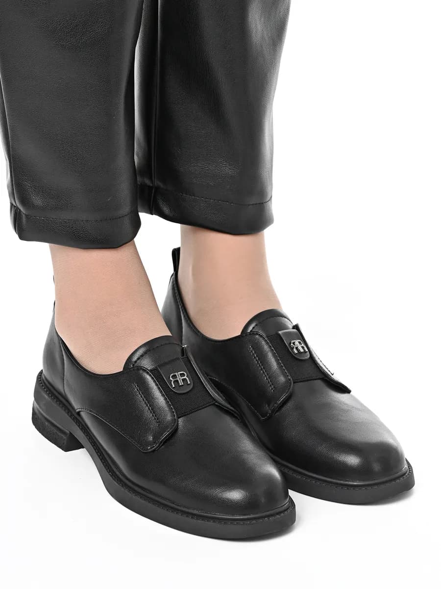 Туфли на низком каблучке демисезонные