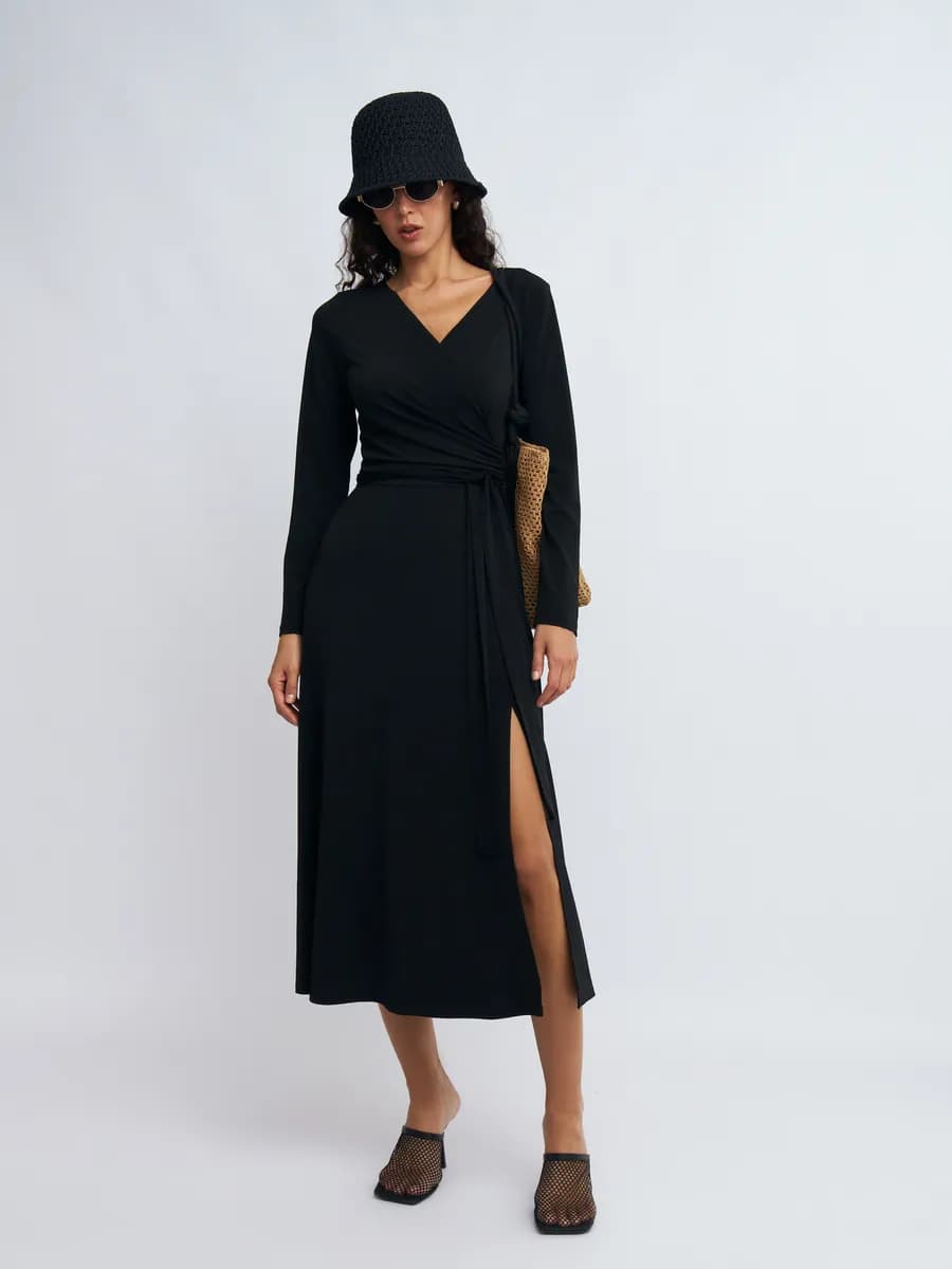 Женское платье миди с запахом