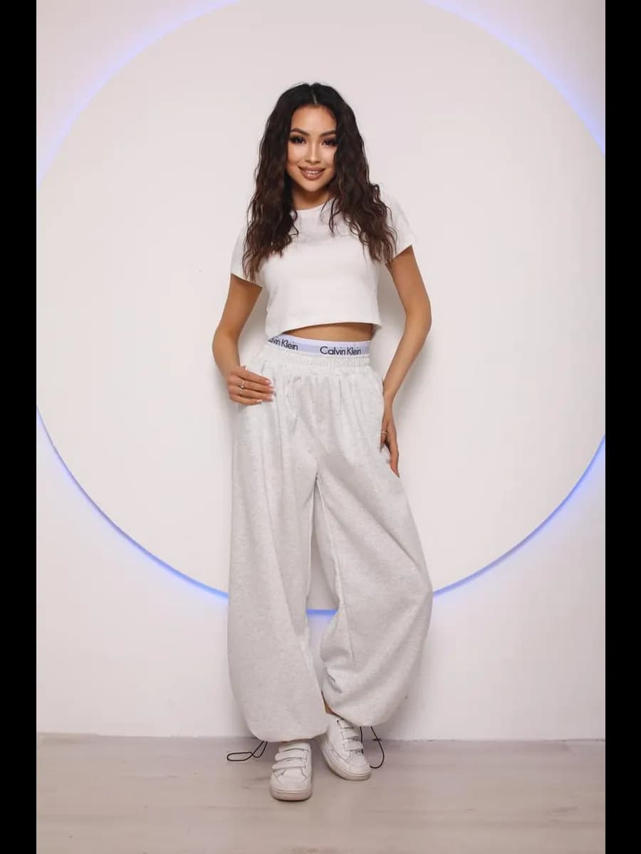 Брюки спортивные свободные на резинке