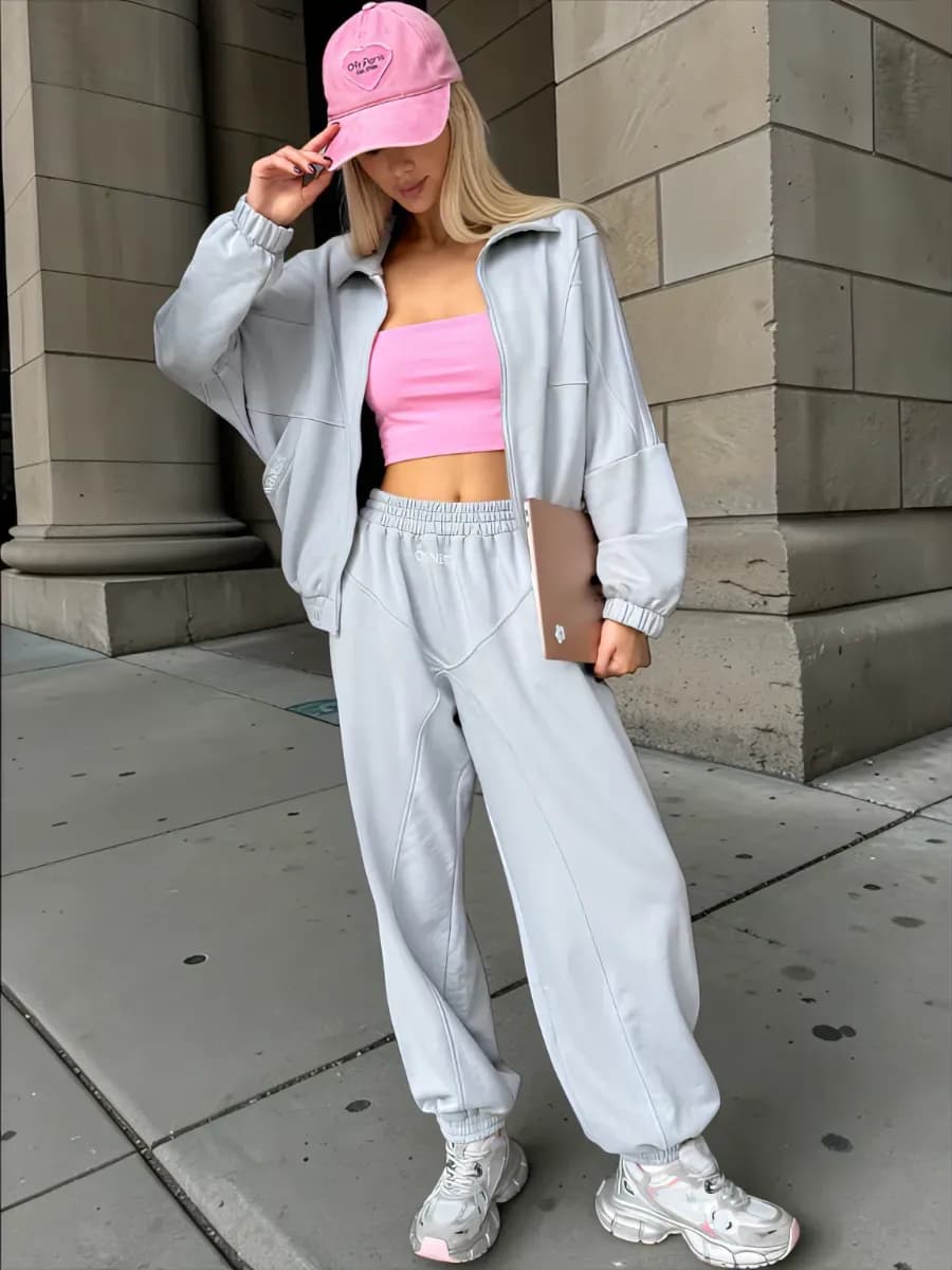 Спортивный костюм женский