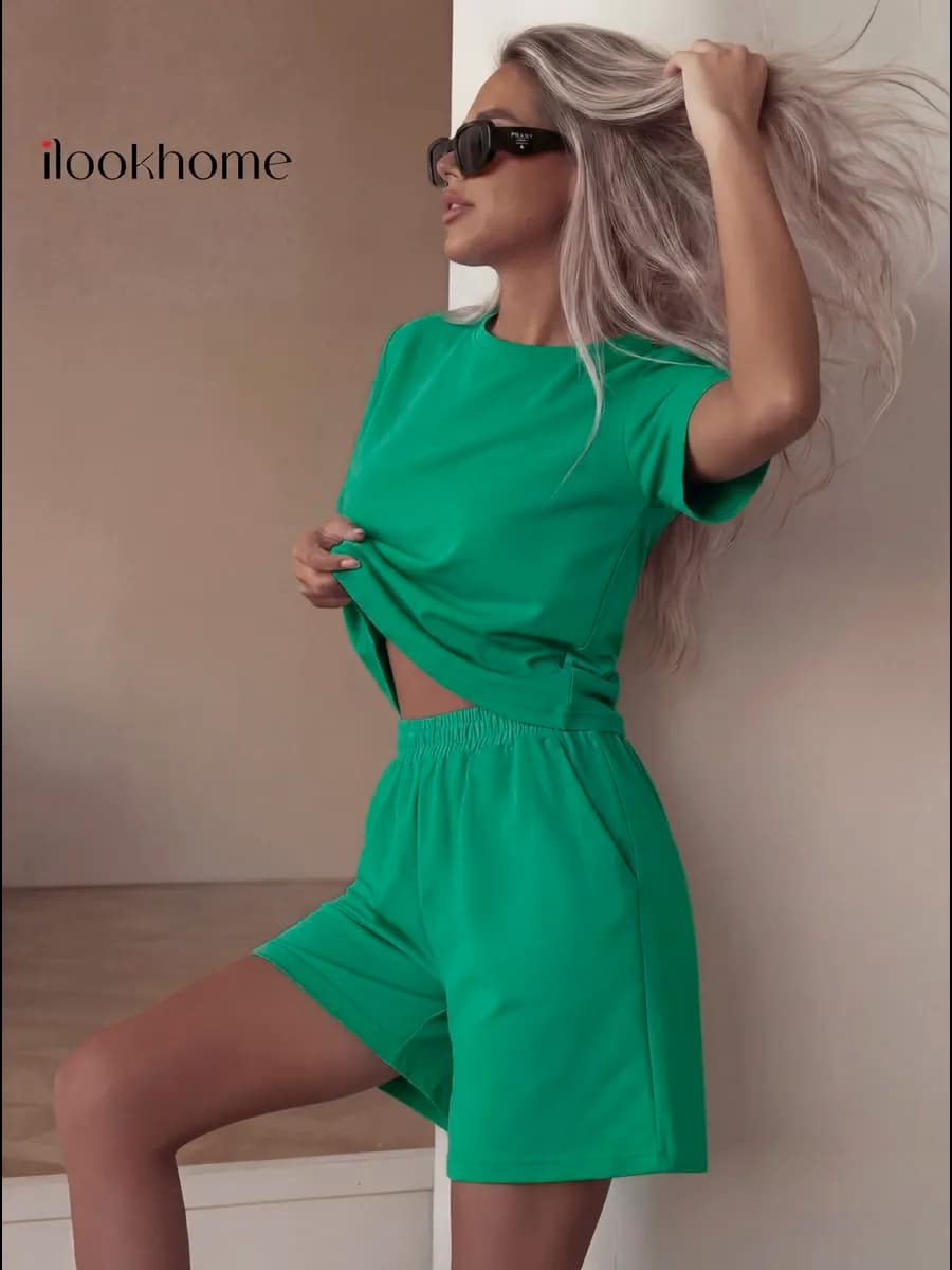 Костюм летний спортивный с шортами и футболкой