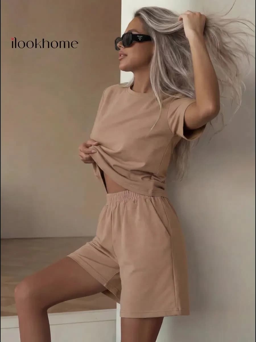 Костюм летний спортивный с шортами и футболкой