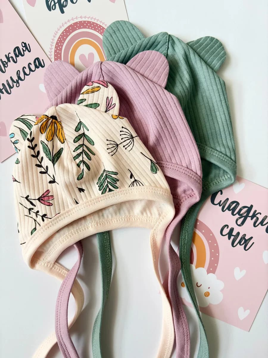 Чепчик для новорожденных с ушками на завязках