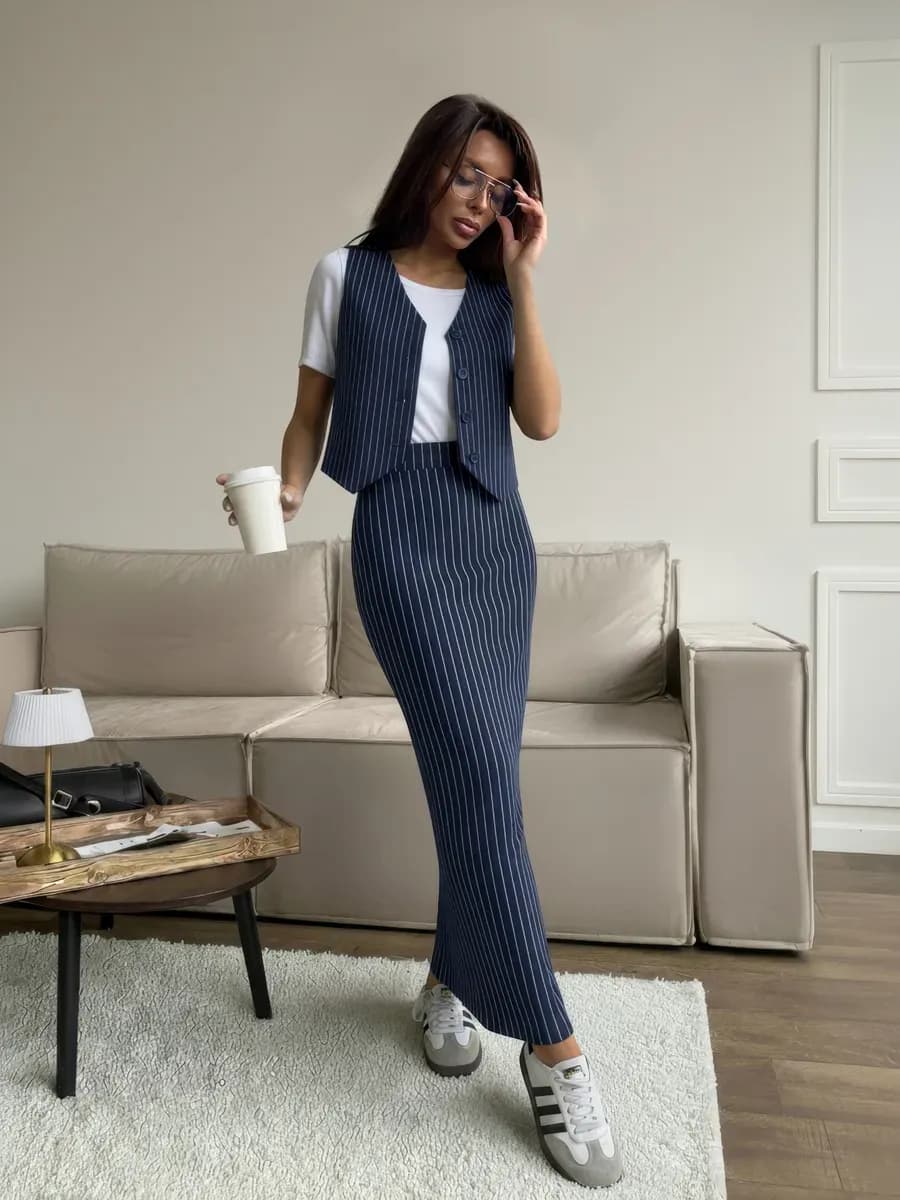 Костюм весенний классический жилетка с юбкой