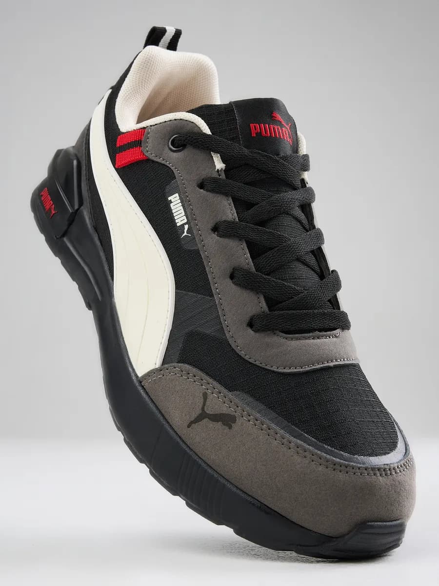 Кроссовки спортивные