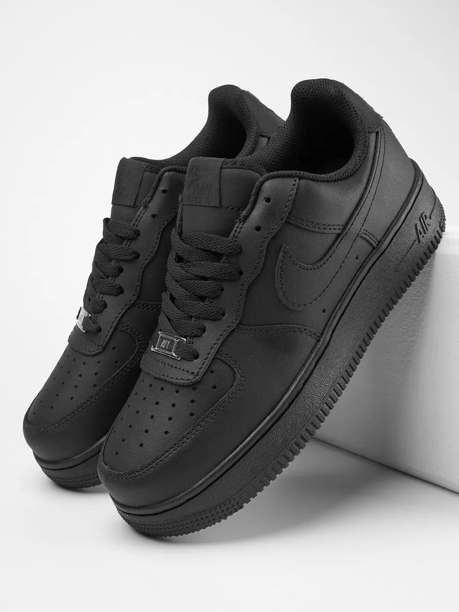 Кроссовки форсы