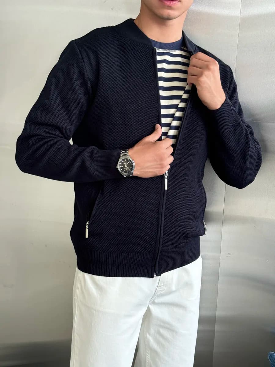 Бомбер трикотажный демисезонный