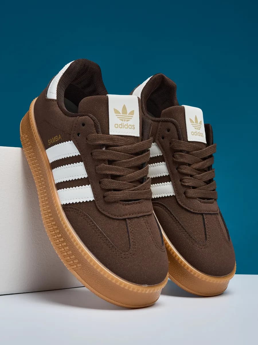 Кроссовки женские