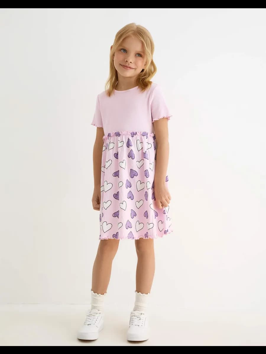 Розовое платье с сердечками