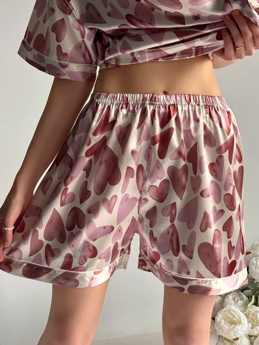 Пижама с шортами и рубашкой y2k с сердечками