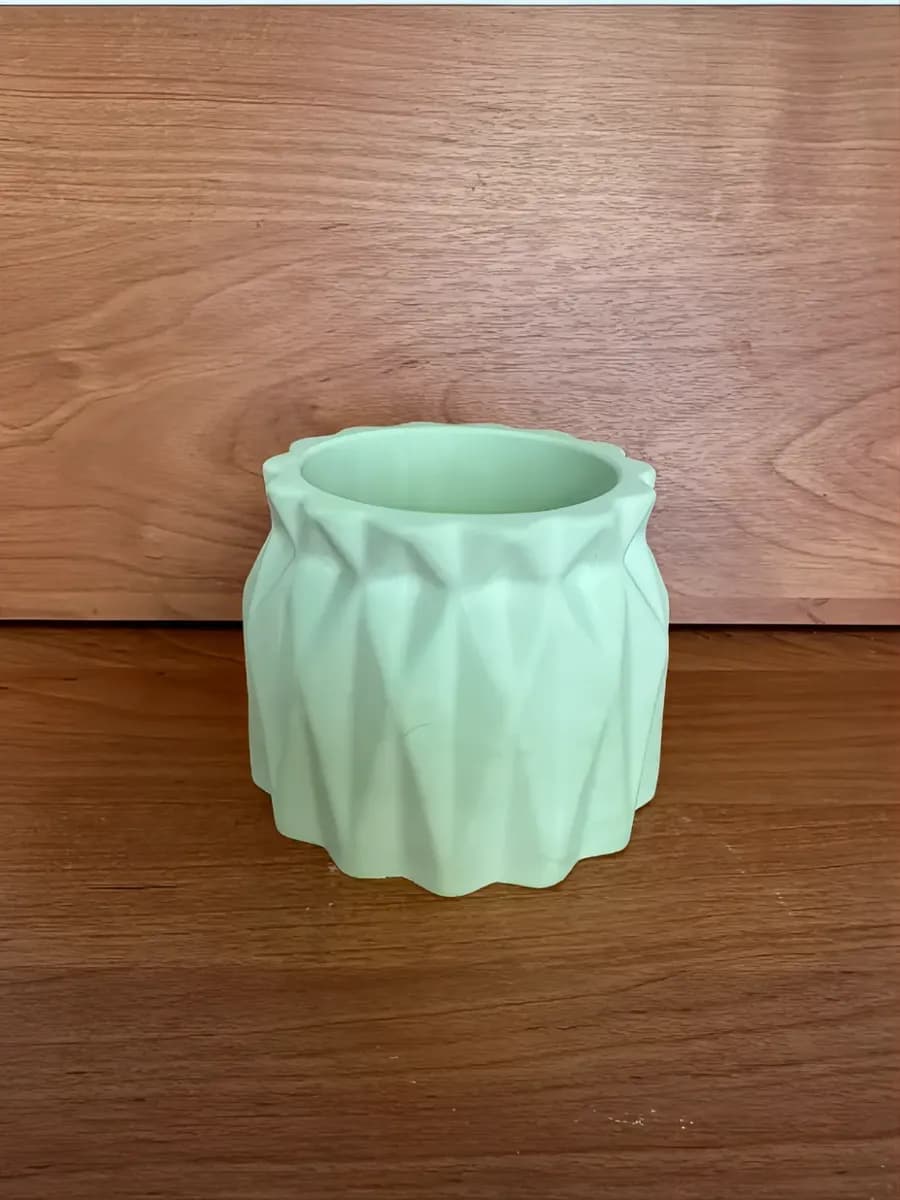 Кашпо из гипса, ваза