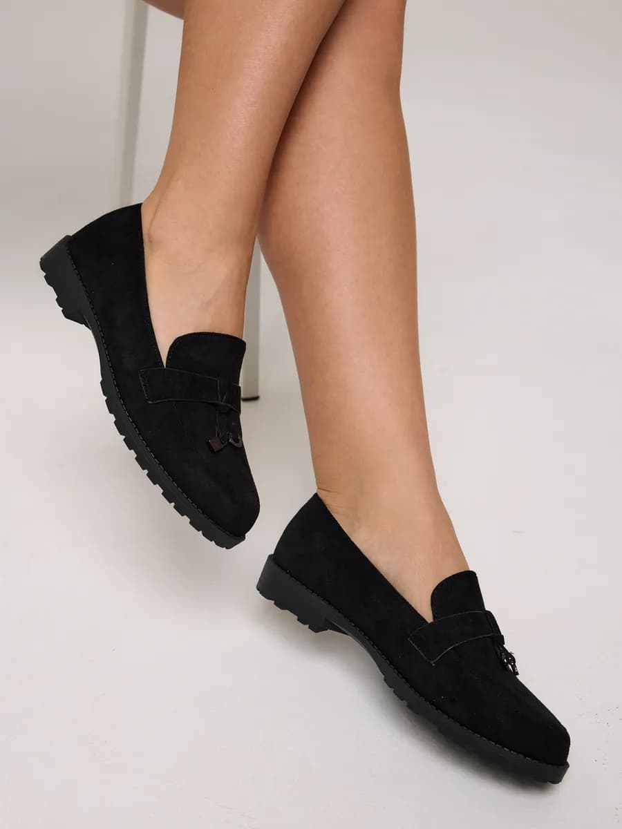 Туфли на низком каблучке демисезонные