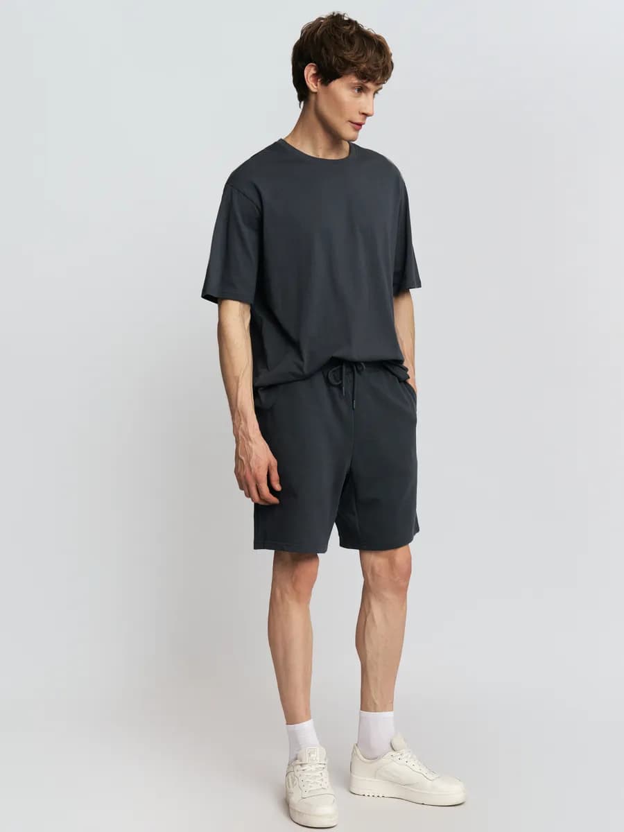 Мужские трикотажные шорты на резинке