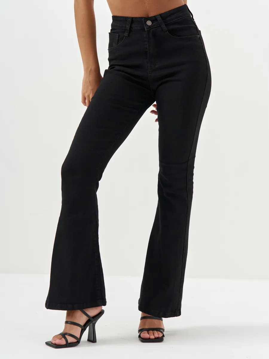 Джинсы клеш от колена