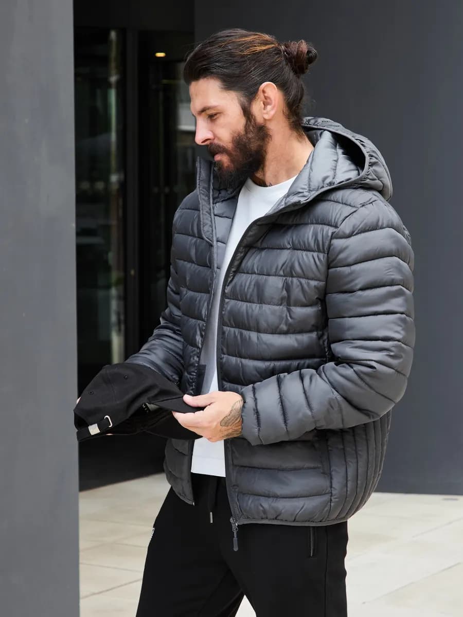 Куртка демисезонная с капюшоном