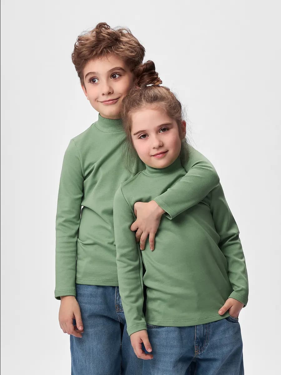 Водолазка для девочки и мальчика детская однотонная