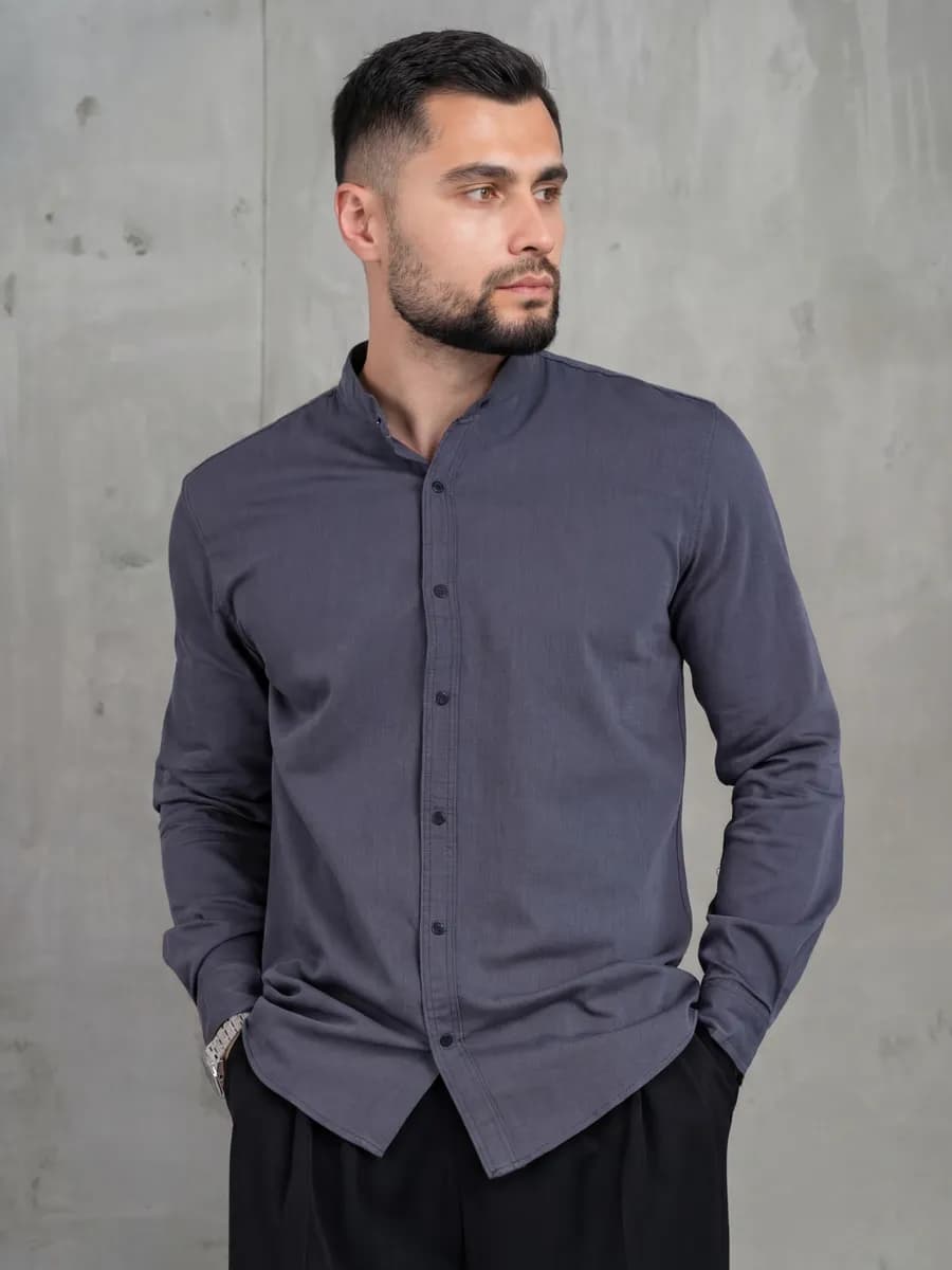 Рубашка приталенная на кнопках с воротником стойкой