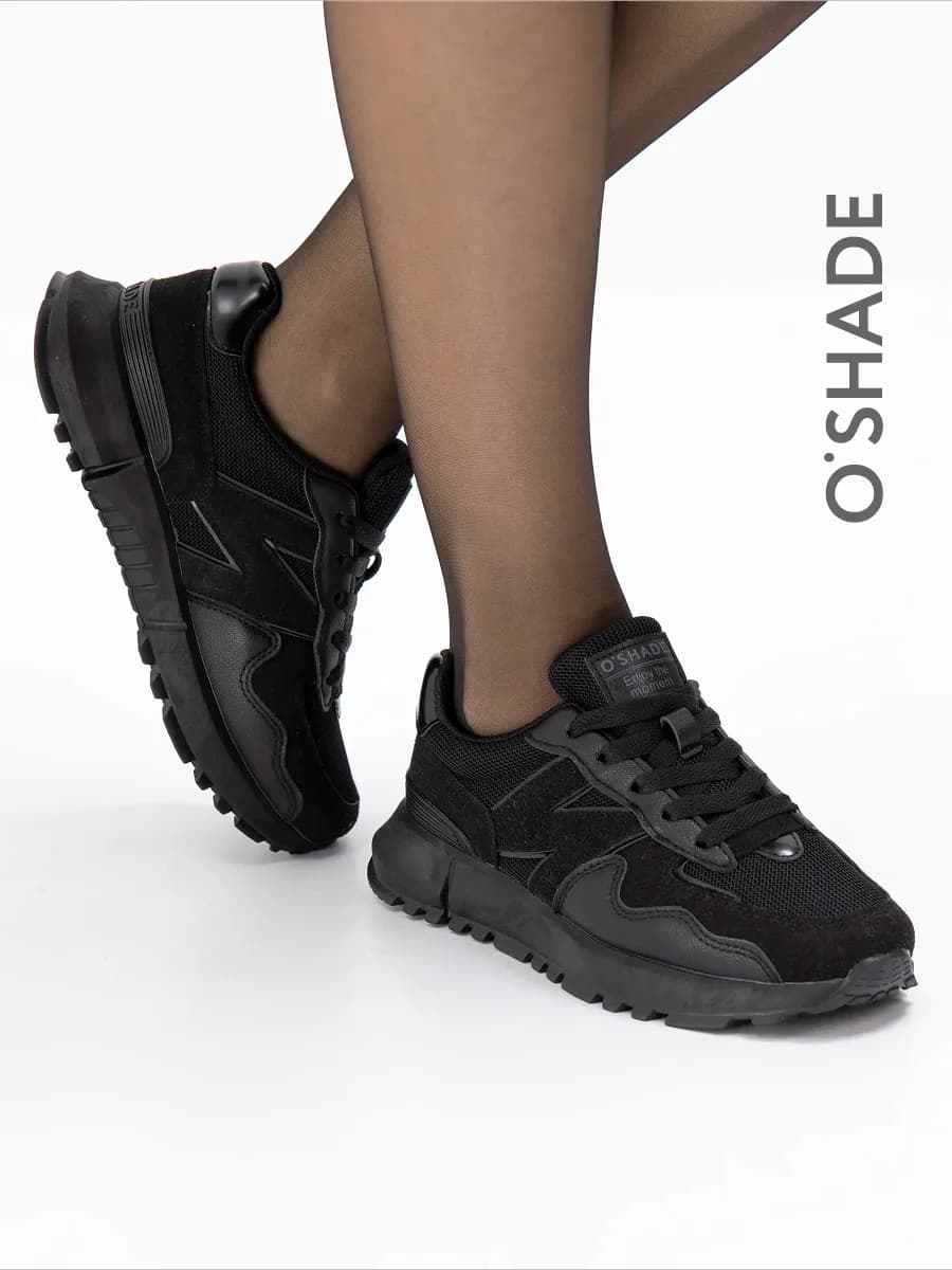 Кроссовки женские черные