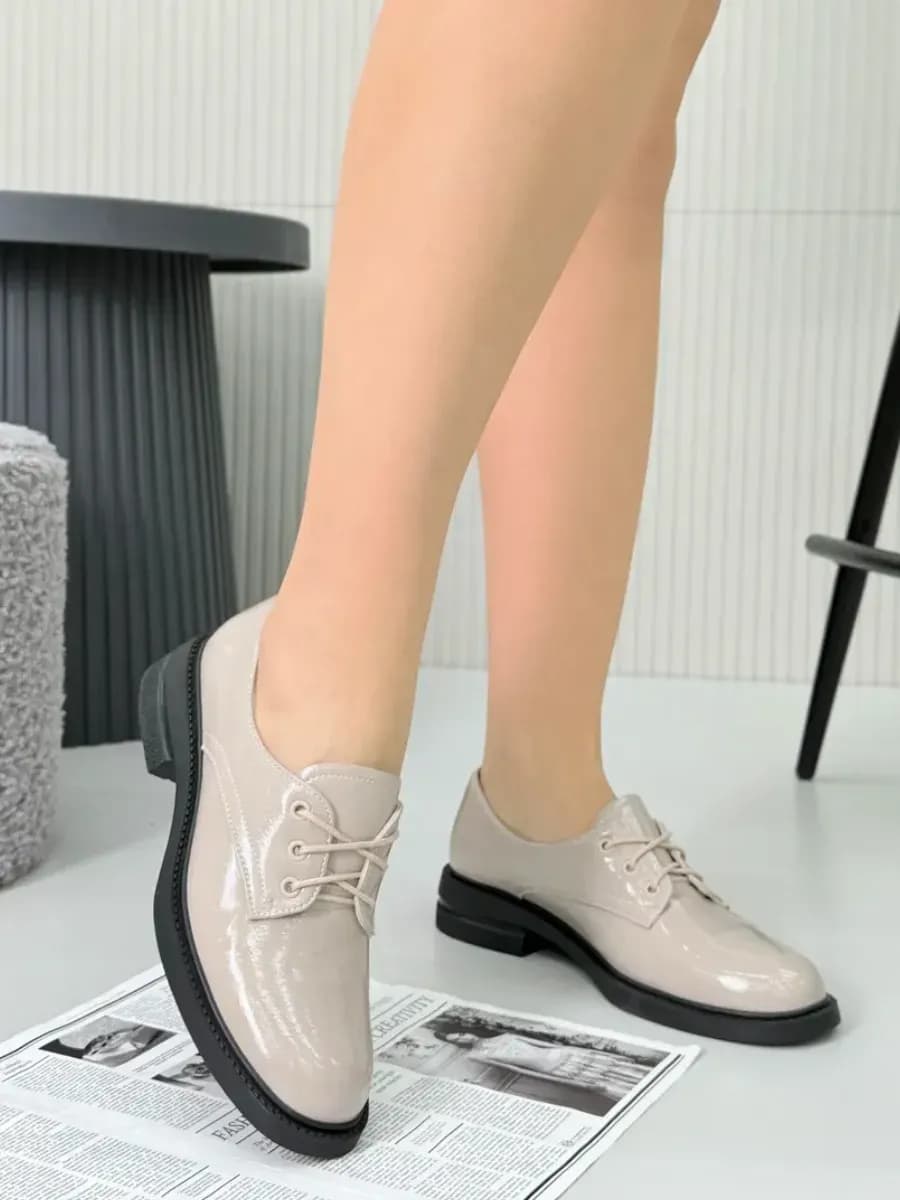 Туфли на низком каблучке демисезонные