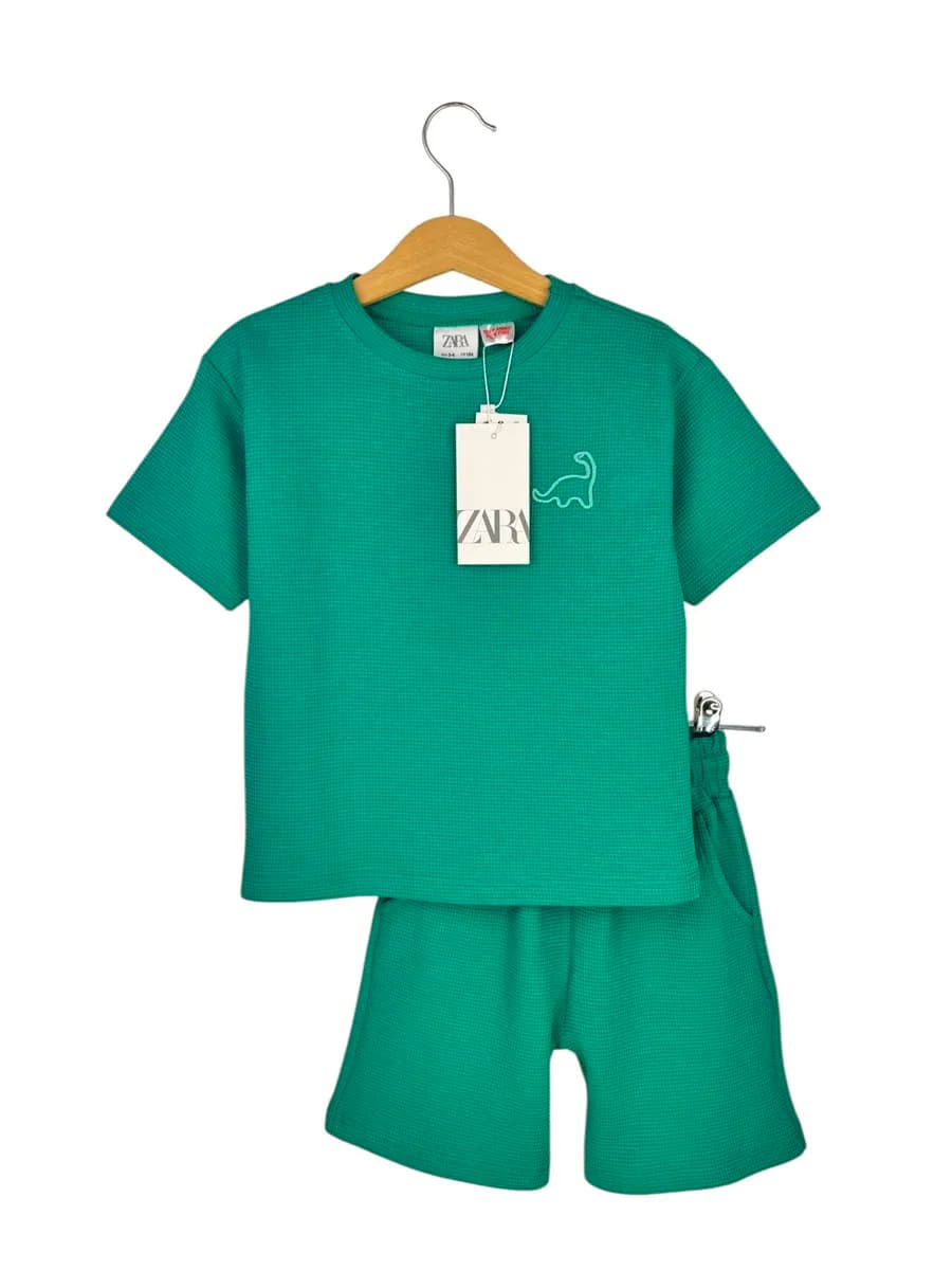 Костюм летний с футболкой и шортами