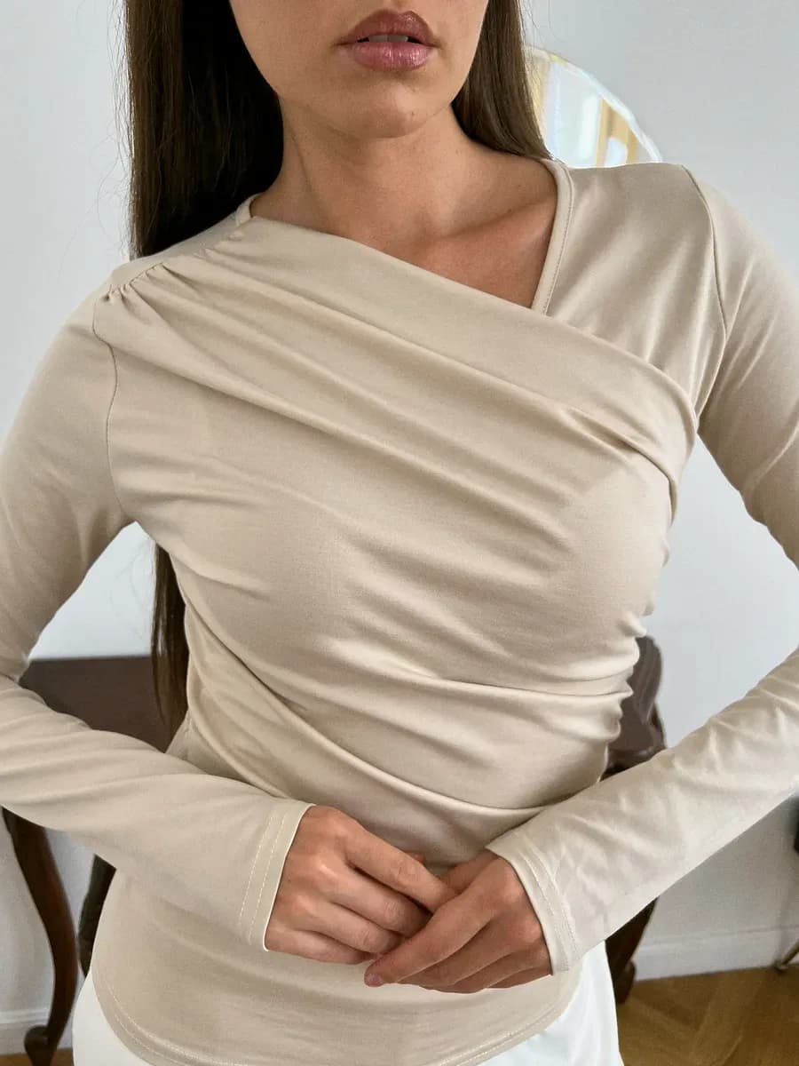 Лонгслив обтягивающий с драпировкой