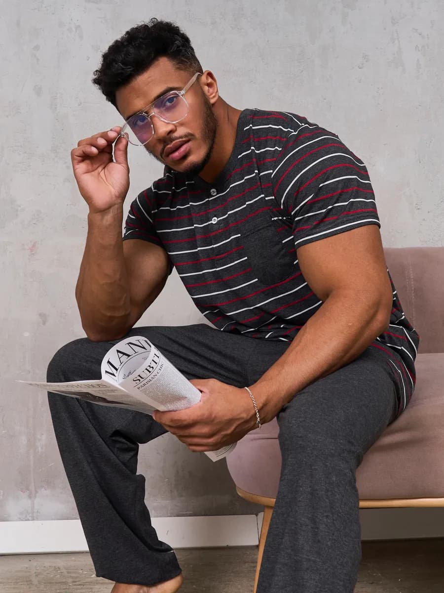 Пижама со штанами и футболкой домашний костюм