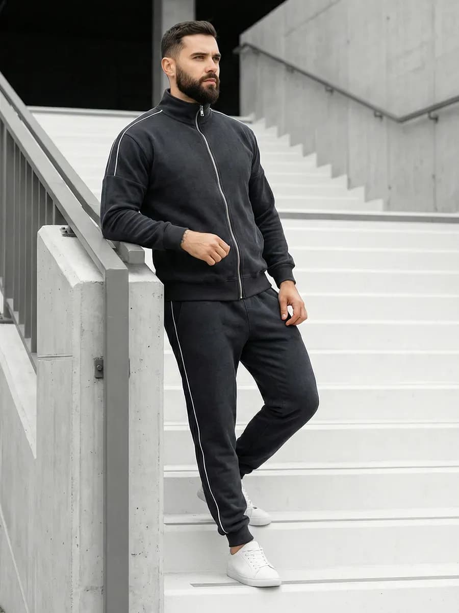 Спортивный костюм джоггеры с лампасами