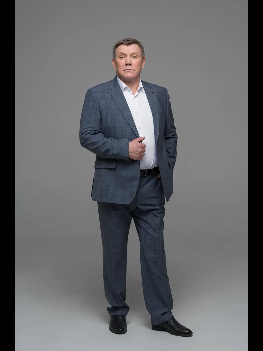 Костюм классический офисный прямого кроя