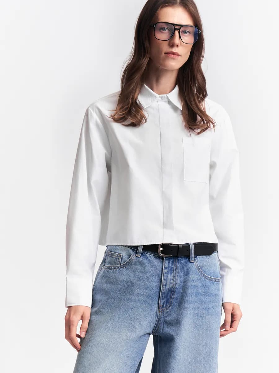 Короткая женская рубашка прямая