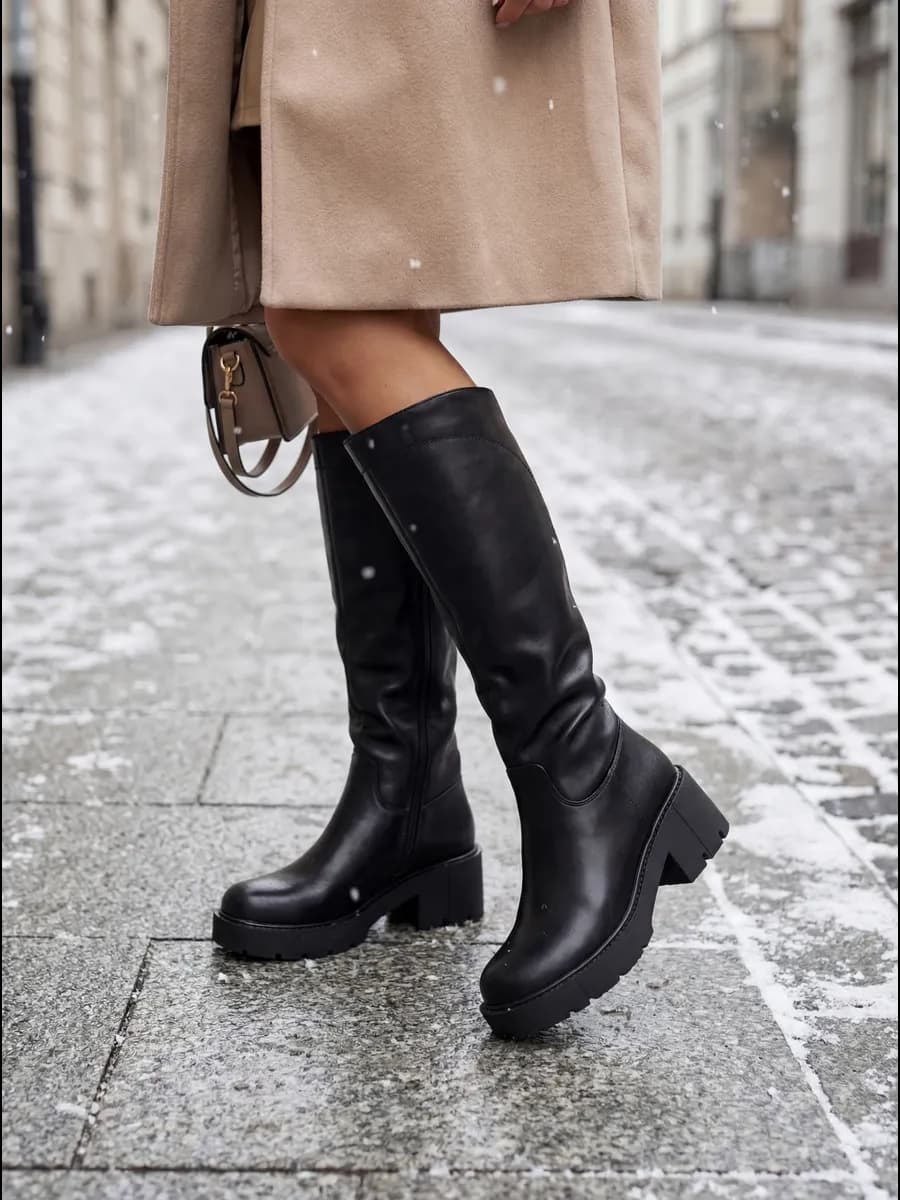 Сапоги зимние на каблуке и платформе