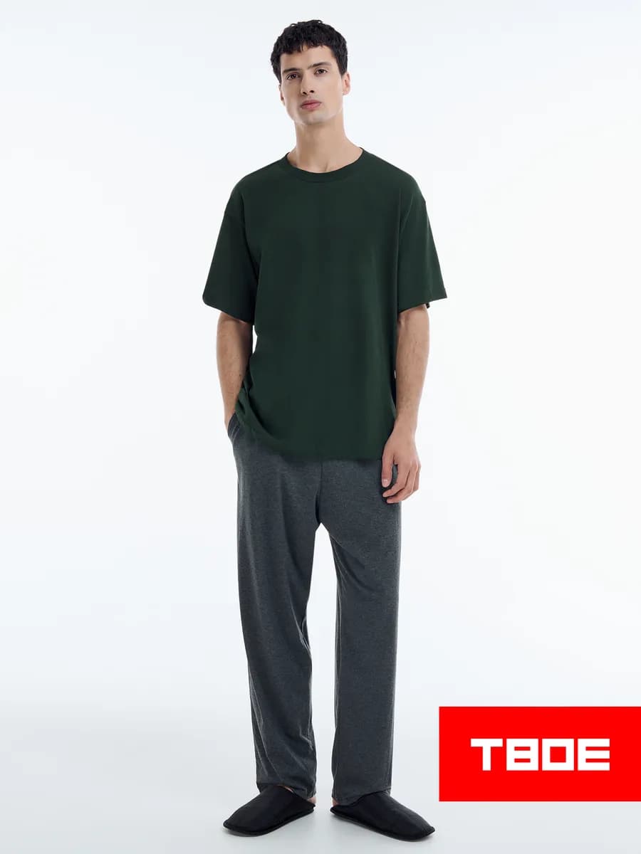 Пижама с футболкой и брюками