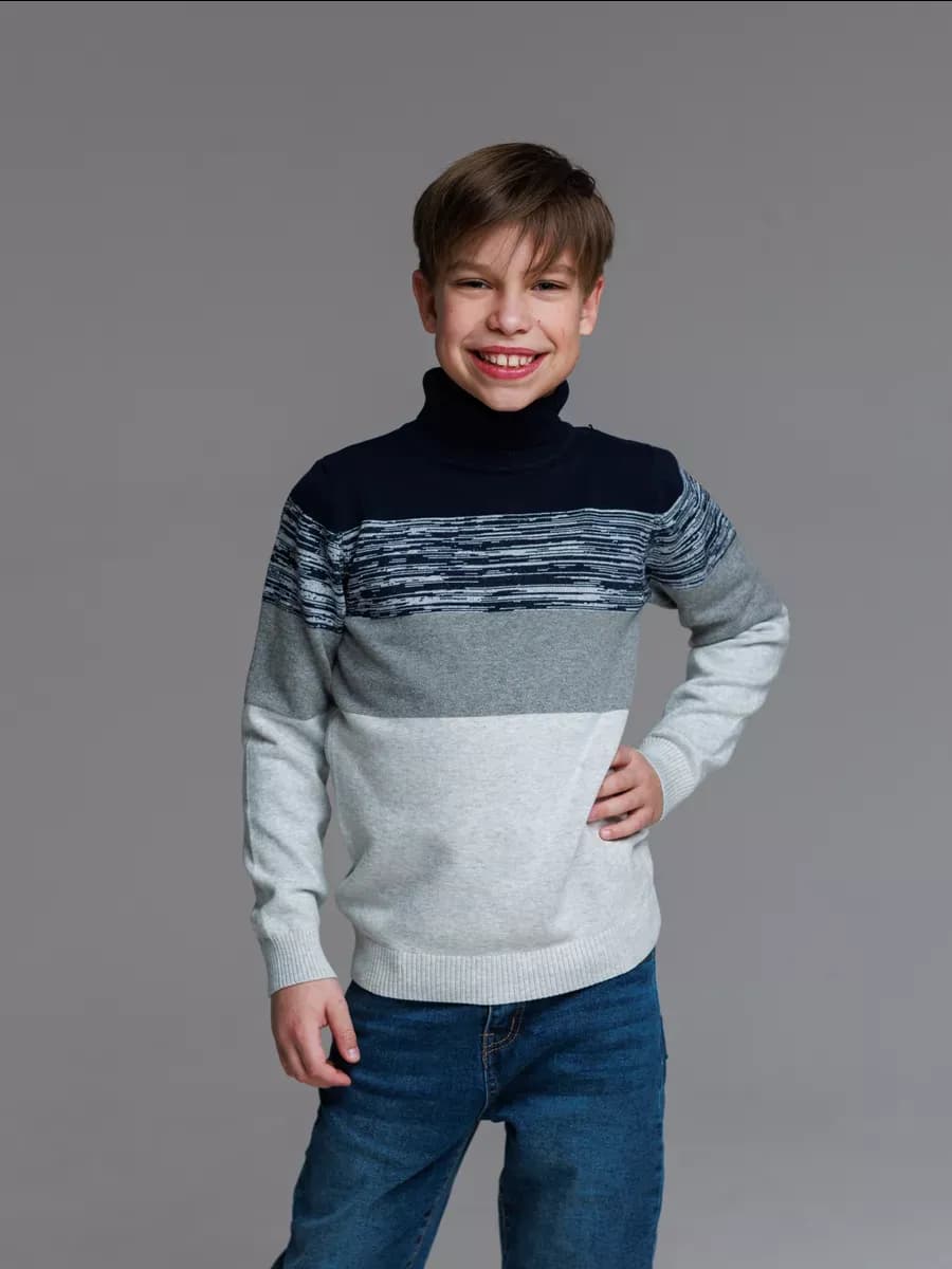 Свитер с горлом