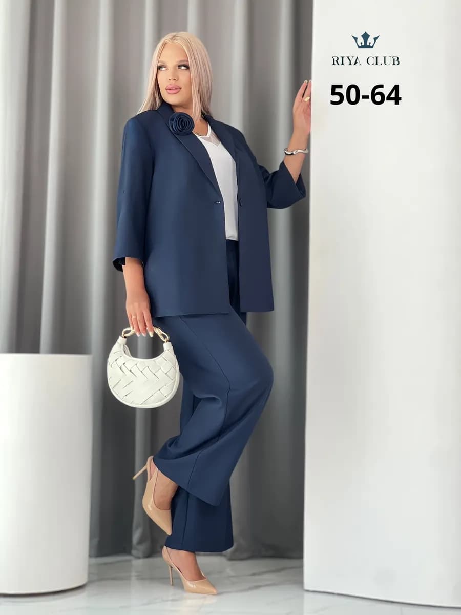 Костюм брючный праздничный больших размеров