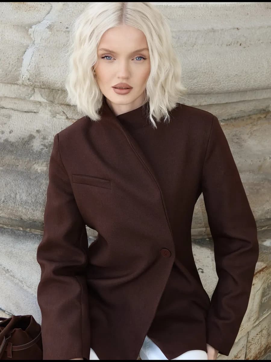 Пиджак коричневый удлиненный стойка воротник