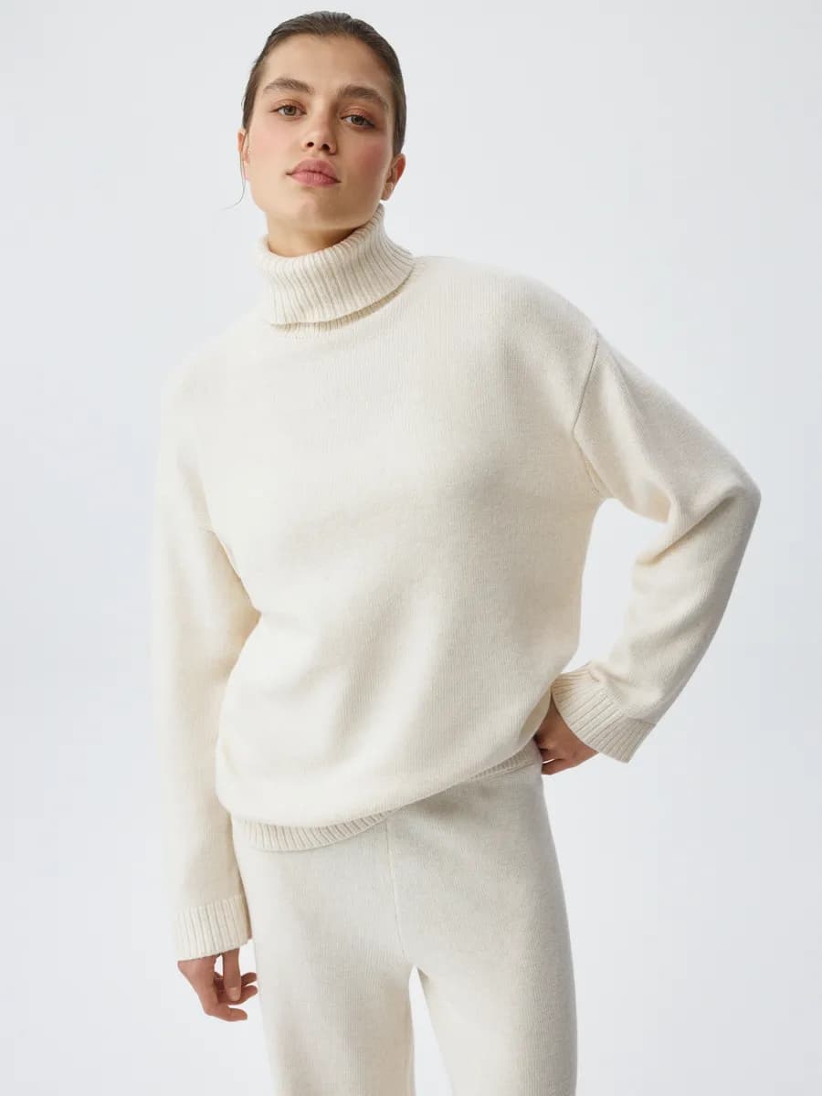 Свитер вязаный базовый с содержанием ангоры