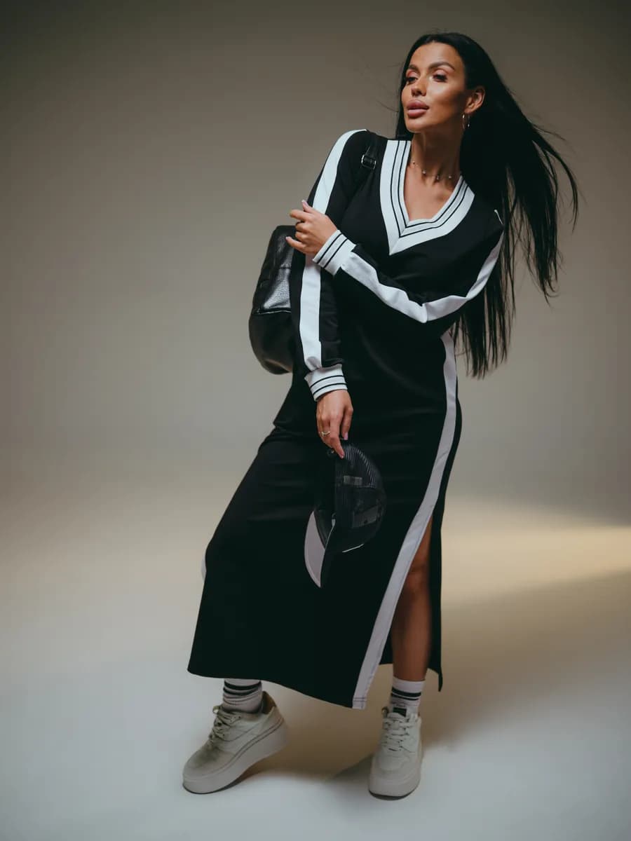 Платье длинное оверсайз с лампасами