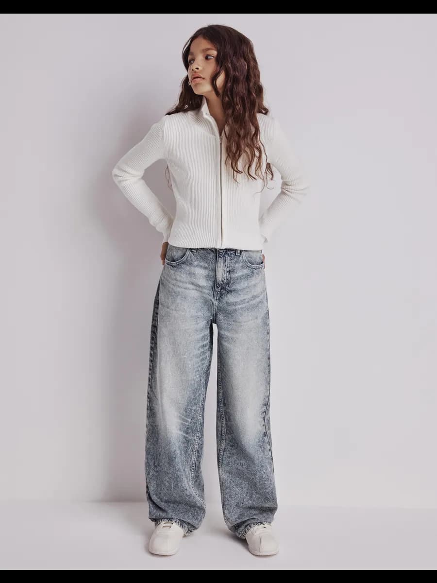 Джинсы широкие расклешенные подростковые