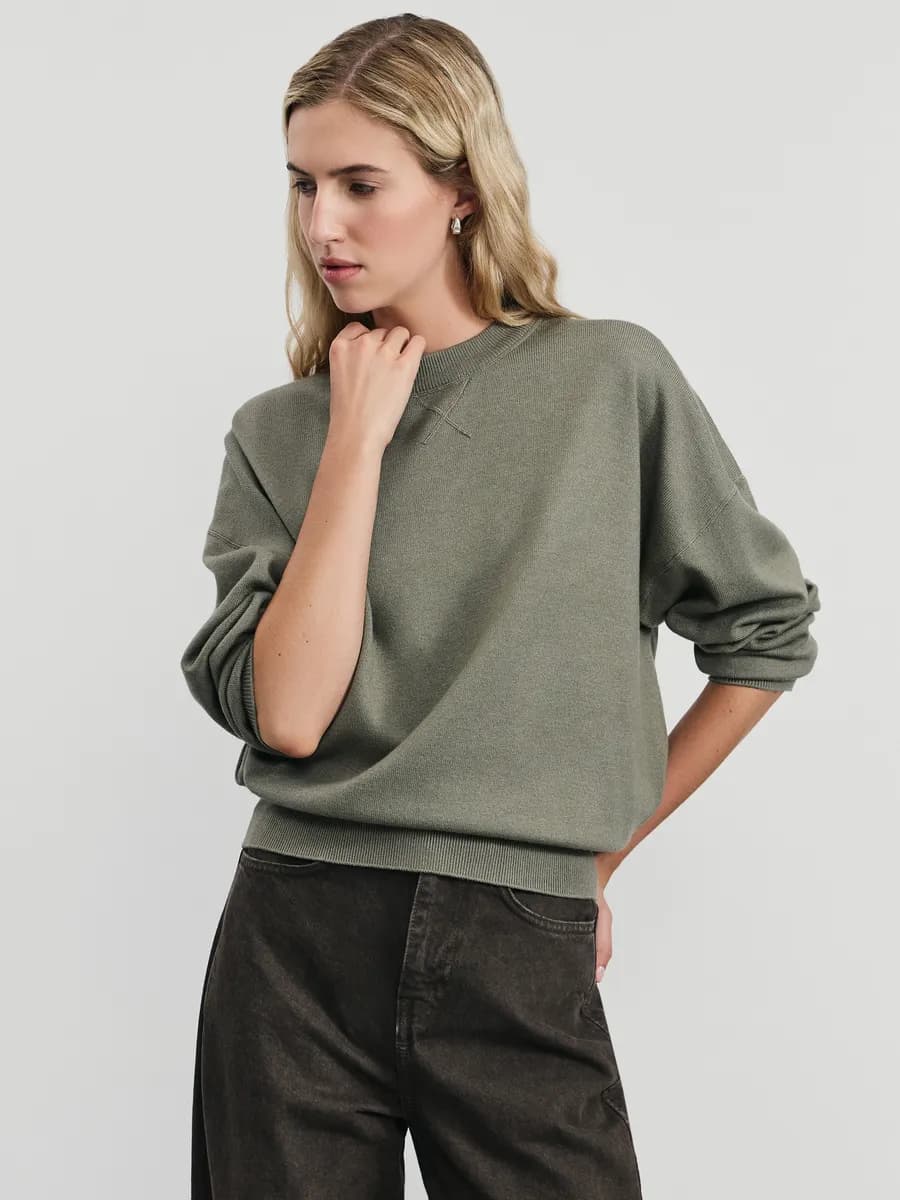 Джемпер базовый школьный свободного кроя в офис