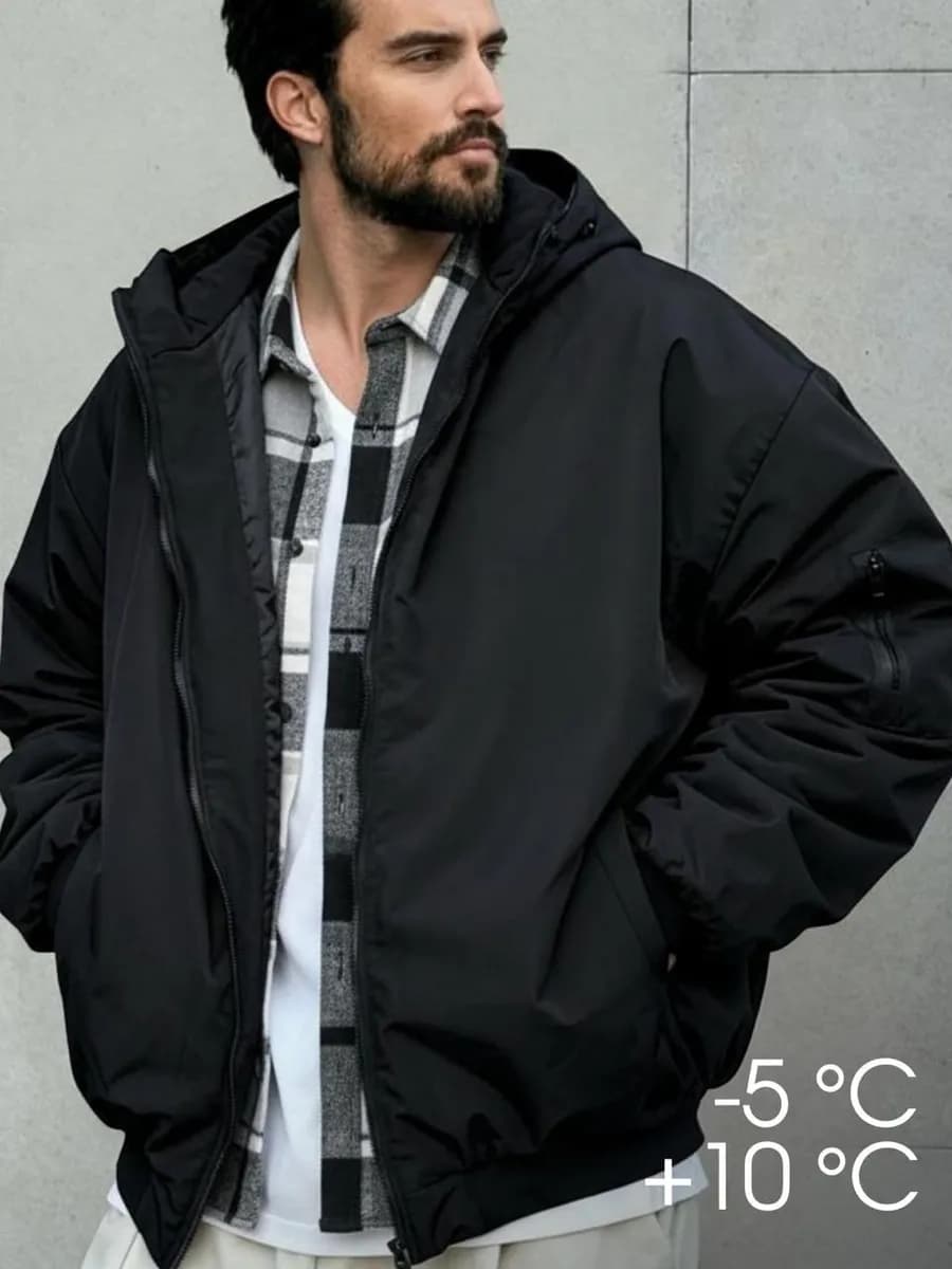 Бомбер утепленный с капюшоном весенний