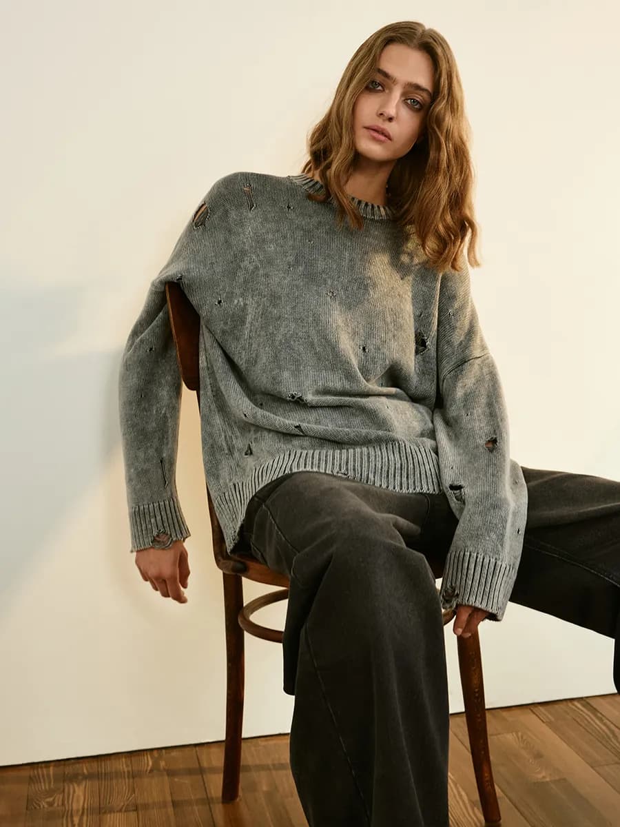 Джемпер рваный с вареным эффектом