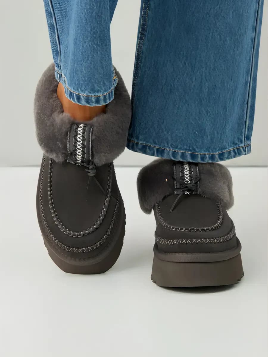 Угги зимние замшевые короткие с мехом на платформе