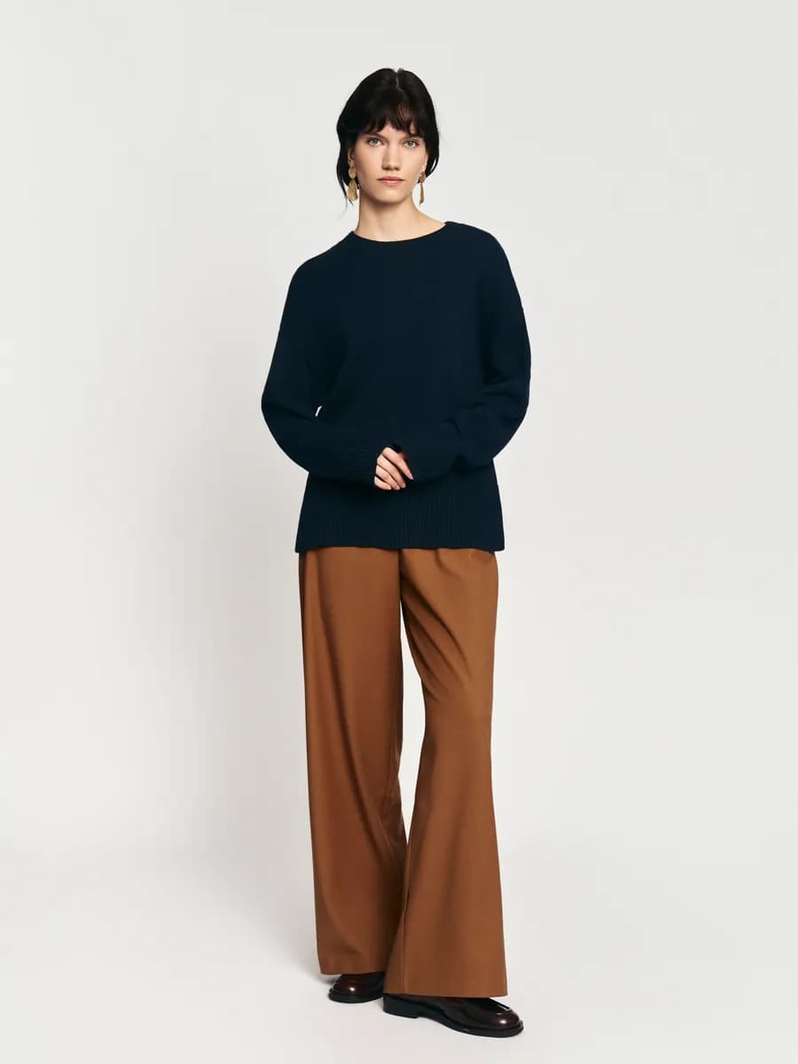 Женские прямые брюки на резинке